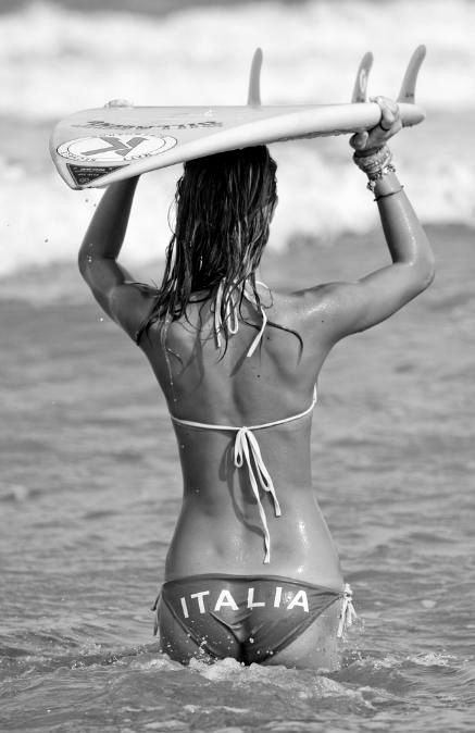 Italia Surfer Girl